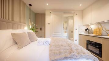 1 bedroom, iron/ironing board, travel cot, WiFi
