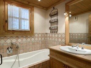 Bathroom - Cozy Chalet Courchevel 10 ppl, near center, spa, parking (Courchevel)