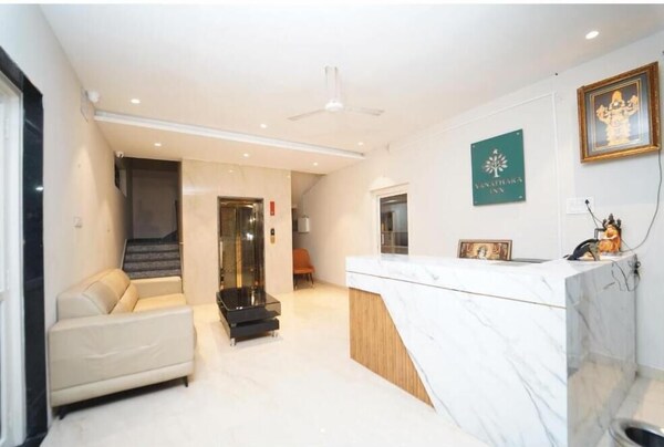 Hotel Vanthara Inn - Raichur