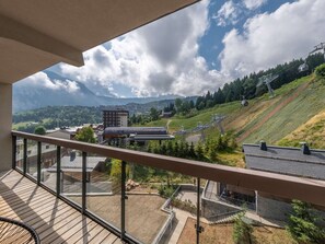 Property grounds - Modern apartment Courchevel 1550, 4 people, parking, wifi (Courchevel)