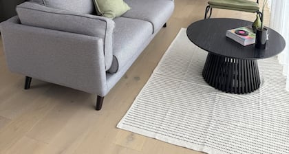 @Greymare - Stylish Secluded Hilltop Escape