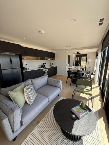 @Greymare - Stylish Secluded Hilltop Escape