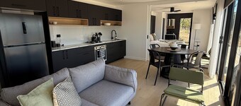 @Greymare - Stylish Secluded Hilltop Escape