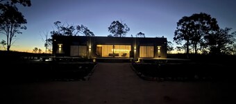 @Greymare - Stylish Secluded Hilltop Escape