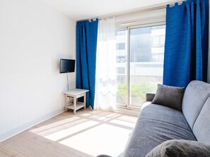 TV - Studio cabin steps from the beach (Narbonne-Narbonne Plage-Narbonne Plage)