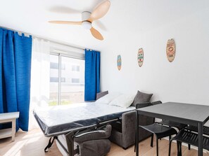 Dining - Studio cabin steps from the beach (Narbonne-Narbonne Plage-Narbonne Plage)