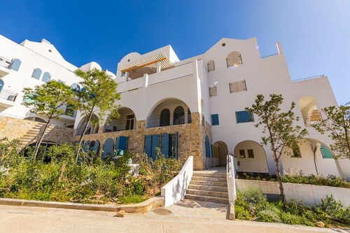 Coastal Luxury Apartment | Ionian Beach & Parking by PikHost