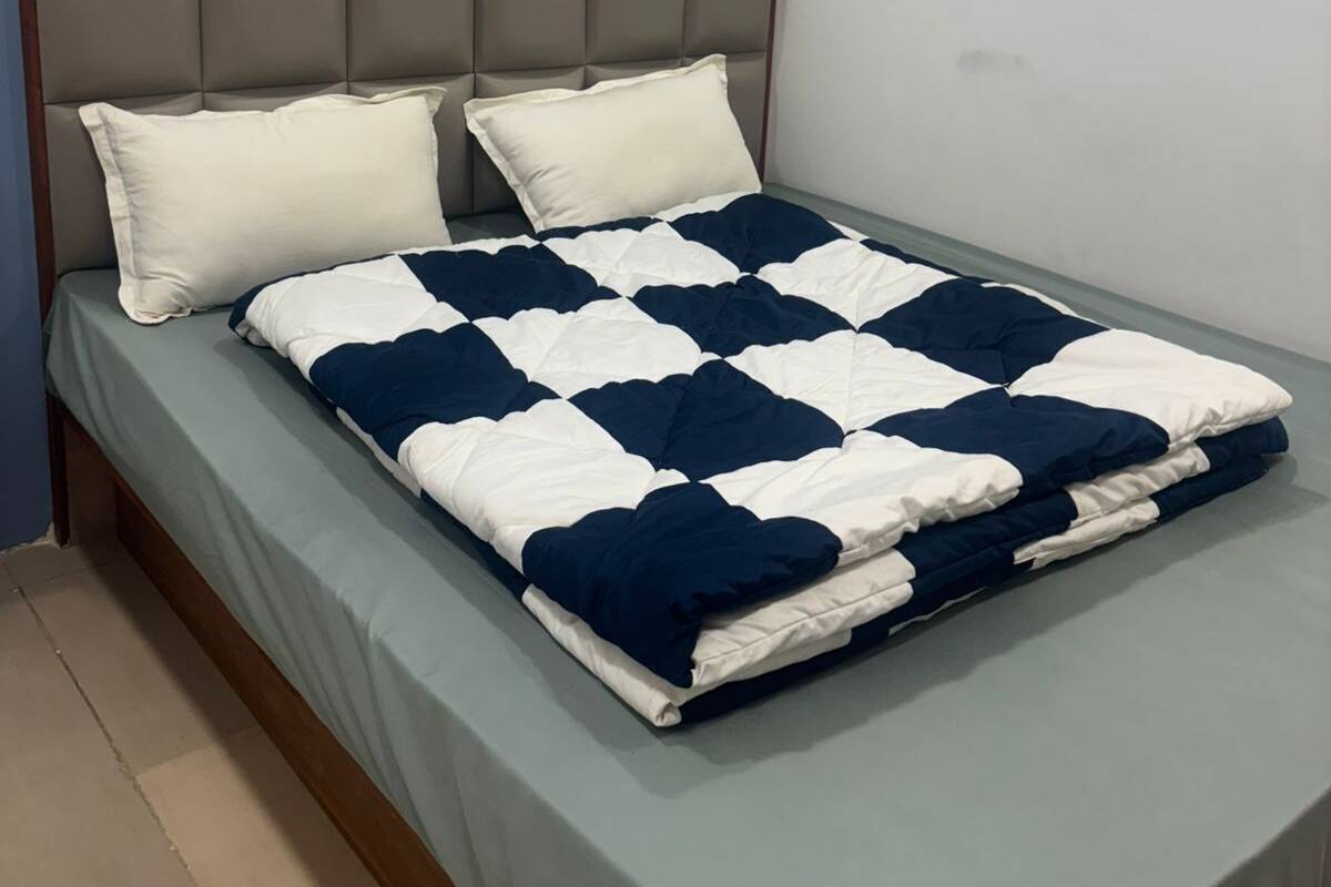 Standard Room | Cadar kapas Mesir, peralatan tempat tidur premium, busa memori, meja 