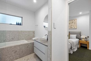 Bathroom - Varenna on Como; A Boutique luxury penthouse with sweeping water views in the heart of Noosaville (Noosa)