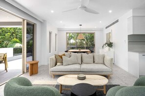 Living area - Varenna on Como; A Boutique luxury penthouse with sweeping water views in the heart of Noosaville (Noosa)