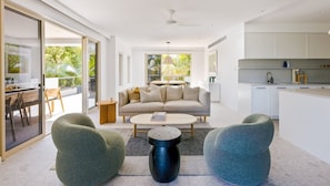 Living area - Varenna on Como; A Boutique luxury penthouse with sweeping water views in the heart of Noosaville (Noosa)