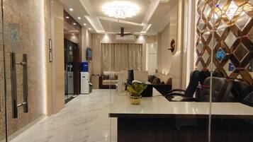 Family Room | Lobby