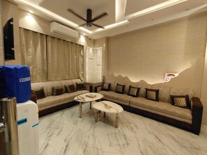 Family Room | Ruang tamu