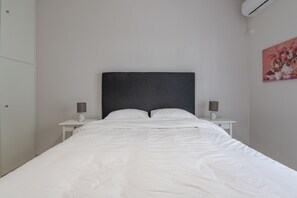 2 bedrooms, desk, iron/ironing board, free WiFi - Marina Zeas Hidden Gem (Pireas)