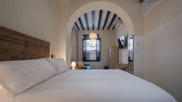 Premium Double Room | Desk, laptop workspace, iron/ironing board, free WiFi