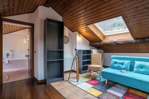 Apartamento família, vários quartos, 2 banheiros, ao lado da montanha (Casa Tranquillità Lario) | Área de estar