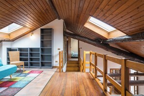 Family Apartment, Multiple Bedrooms, 2 Bathrooms, Mountainside (Casa Tranquillità Lario) | Interior - Casa Tranquillita Lario (Plesio)