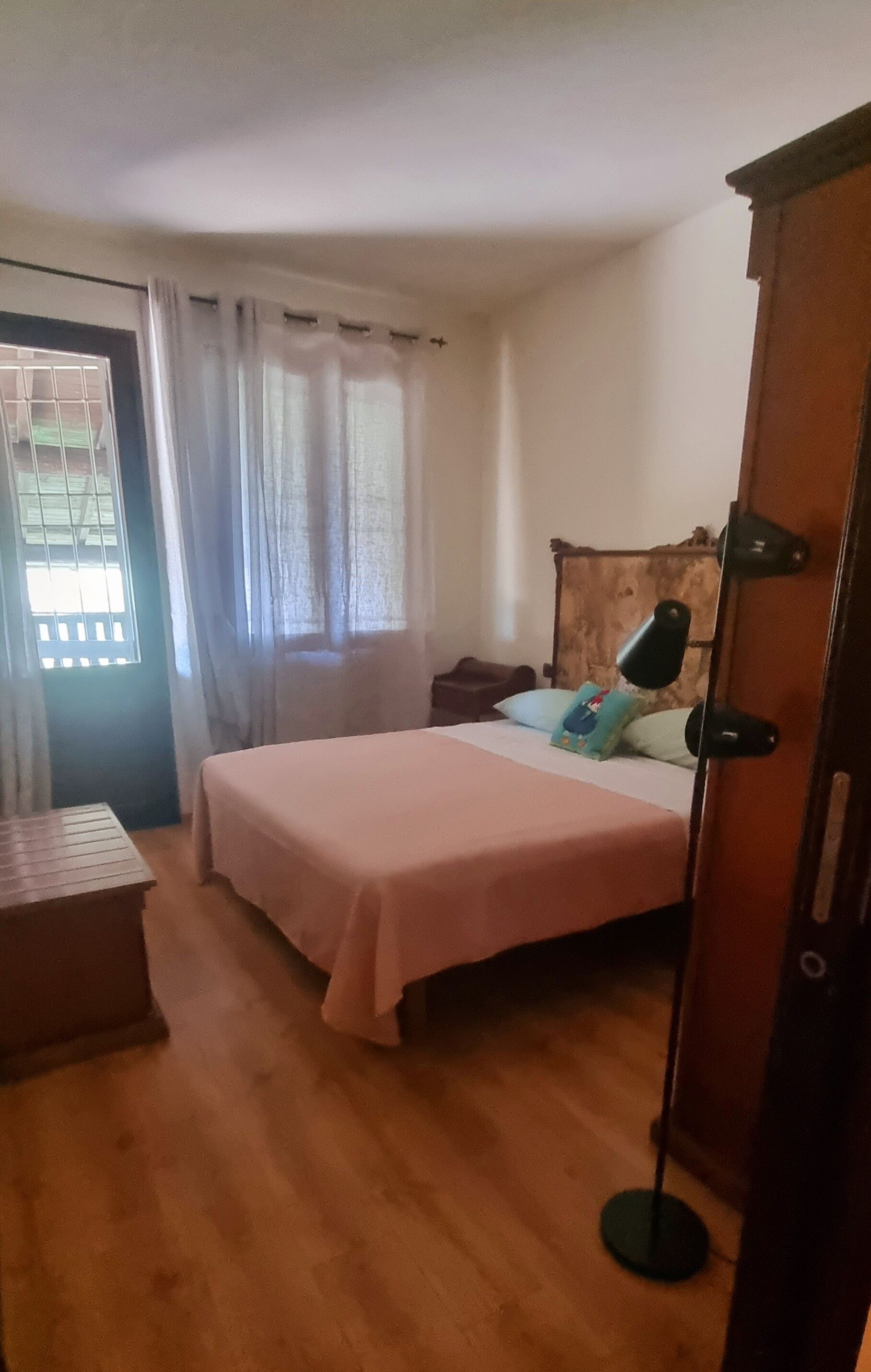 Familienapartment, eigenes Bad, Poolblick | Schreibtisch, Verdunkelungsvorhänge, Bügeleisen/Bügelbrett