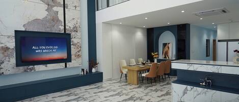 Double Room | Lobby