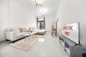 House - Free Housekeeping Visits During Your Stay - Stayshort - Comfortable Studio in JVC That Sleeps 2 (Dubai)
