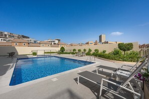 House - Free Housekeeping Visits During Your Stay - Stayshort - Comfortable Studio in JVC That Sleeps 2 (Dubai)