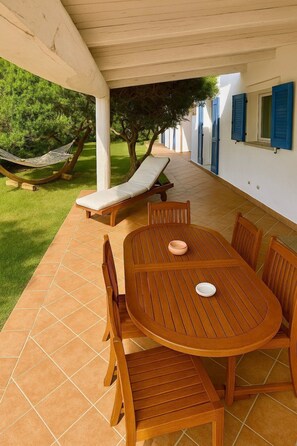 Outdoor dining - 'I Tre Mari' in Strandnähe by Interhome (Olbia)