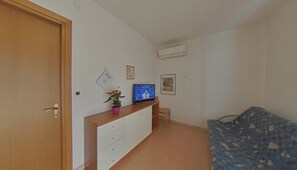 Living room - Great Accommodation Just Steps From the Beach (Lignano Sabbiadoro)