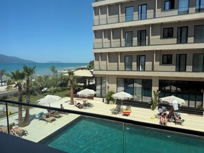 Pool - Beachfront Apartment (Orikum)