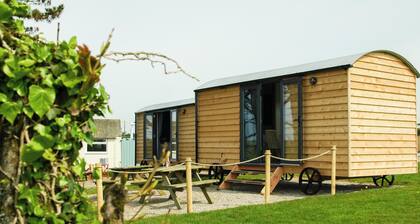 Enjoy glamping in Penberth! Beautiful sea views, peace & calm. Sleeps up to four