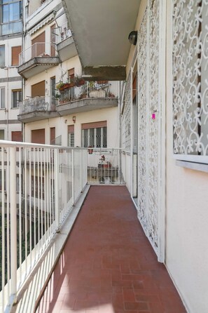 Deluxe Apartment, Balcony | Exterior detail - Luminoso e Moderno a Roma Metro A (Rome)