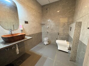 Deluxe Double Room | Bathroom - OPO Horizon Khatu  (Khatoo)