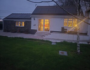 Exterior - Stunning Esgair Cottage Haven & Retreat (Saint Clears)