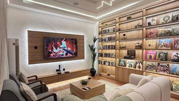 Deluxe Apartment, Balcony, City View | Interior