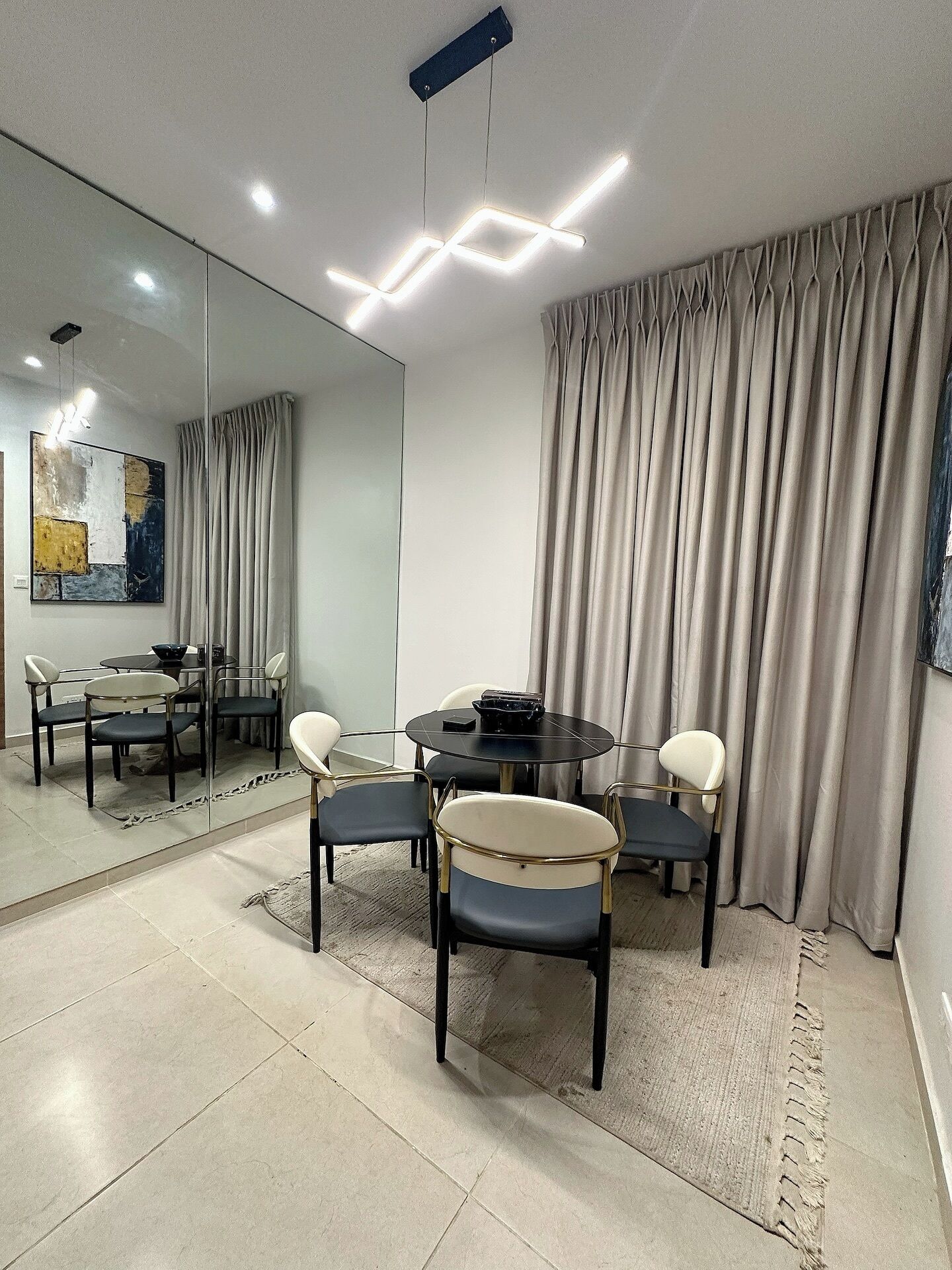 Deluxe Apartment, Balcony, City View | Dining