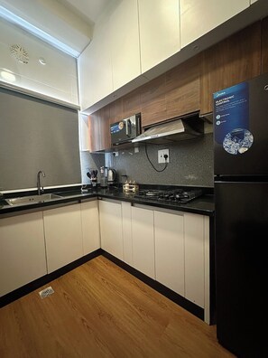 Deluxe Apartment, Balcony, City View | Dapur peribadi