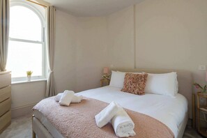 2 slaapkamers, een strijkplank/strijkijzer, wifi, beddengoed