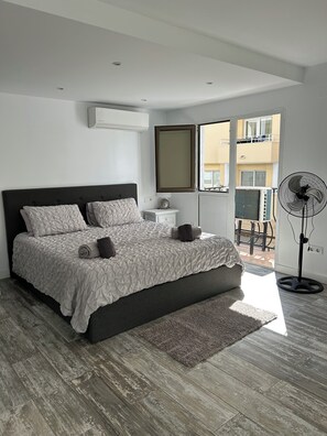 1 bedroom, iron/ironing board, WiFi, bed sheets - Modern Studio apartment in the center of Moraira (VC)