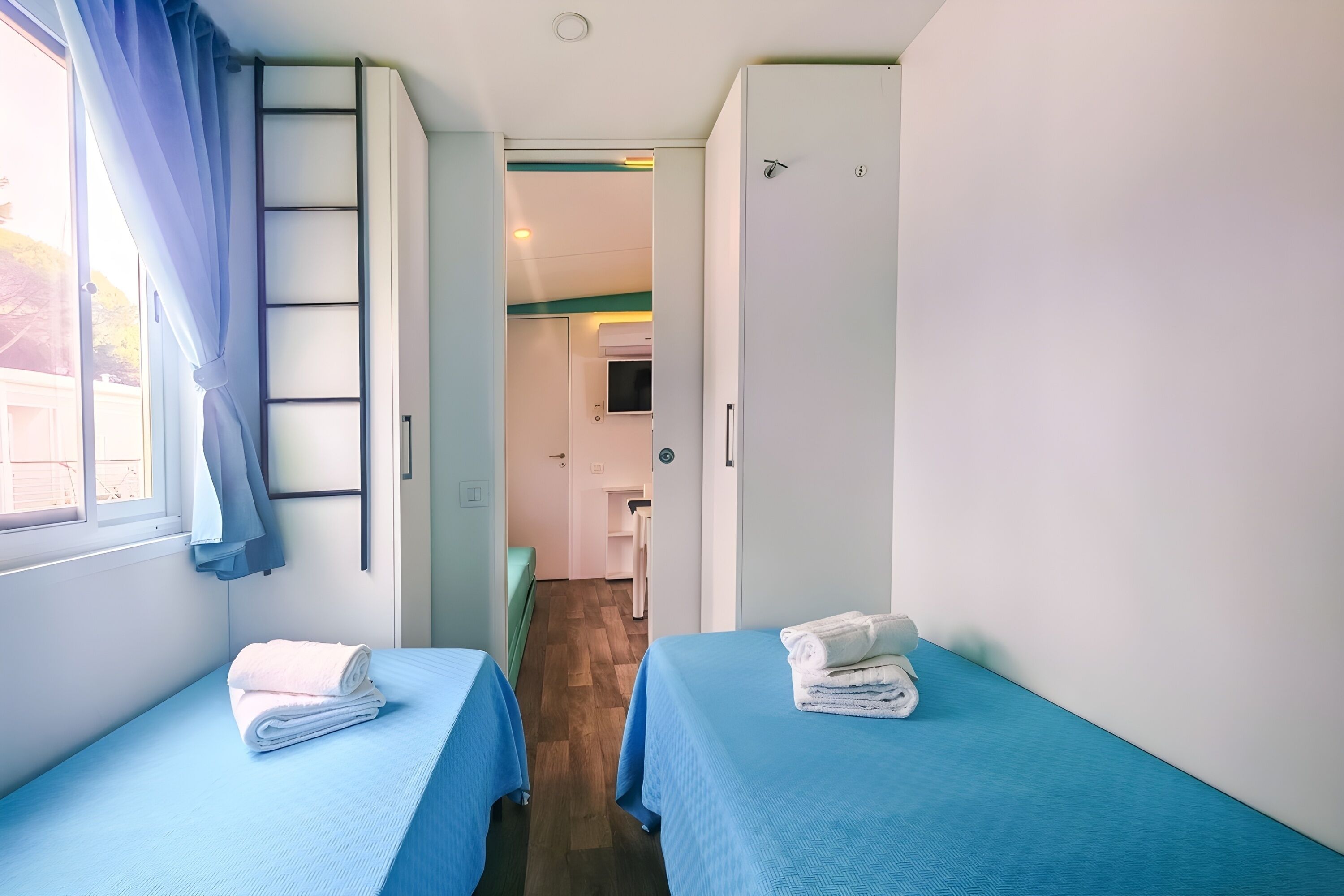 Family Mobile Home, Multiple Bedrooms, Sea Facing (Sea View - 40 Parallelo Premium) | 2 bedrooms, free WiFi, bed sheets