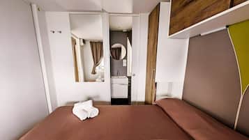 Family Mobile Home, Multiple Bedrooms, Sea Facing (Sea View - 40 Parallelo Superior Plus) | 2 bedrooms, free WiFi, bed sheets
