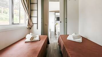 2 bedrooms