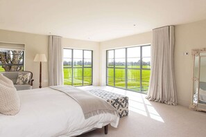 5 Schlafzimmer, Bügeleisen/Bügelbrett, WLAN, Bettwäsche