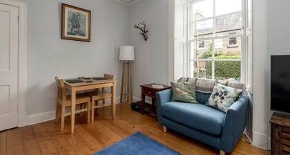 Edinburgh - Stockbridge Colony Flat