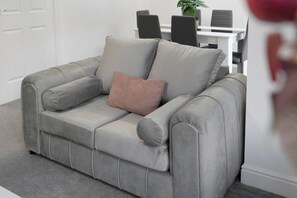 TV - Buie`s Runway Retreat (Edinburgh)