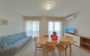 Living room - Equipped Family Flat in the Heart of Lignano (Lignano Sabbiadoro)