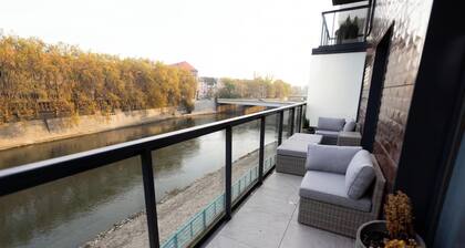 Riverside Premium Apart with Oder Views
