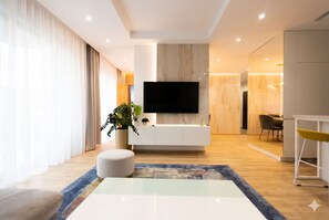 Premium Apartment, Balcony, River View | Living area | 55-inch Smart TV with digital channels - Riverside Premium Apart with Oder Views (Wrocław)
