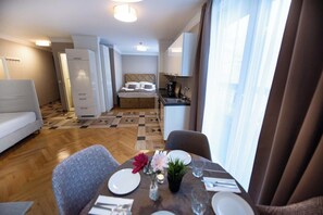 Interior - Lux Central studio Apartment with big balcony (Berlin)