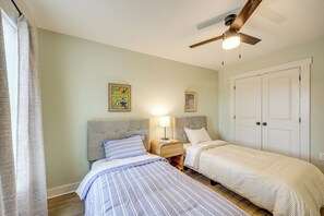 House (3 Bedrooms) | Interior - < 1 Mi to Lackland Afb: Wfh-friendly Retreat! (San Antonio)