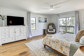 Interior - Ocean Views + Bbqs: Group Getaway in Palm Coast! (Palm Coast)