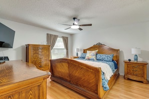 Interior - Golf + Poolside Bliss! Retreat 2 Mi to Lake Sumter (The Villages)